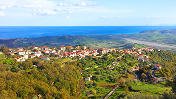 Sant’Agata del Bianco tra il mare e l’Aspromonte