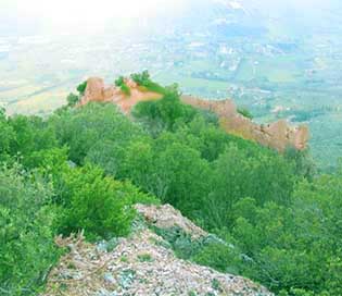 Ruderi del Castello di Sasso Rosso