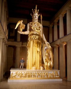 Riproduzione in grandezza naturale della statua di Atena Parthenos (Nashville, USA)