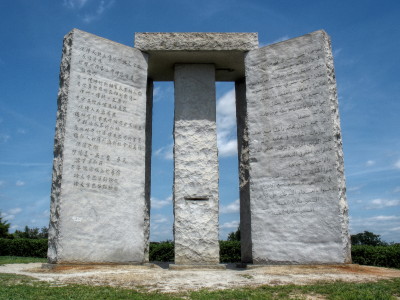 Le Georgia Guidestones