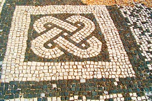 “Nodo di Salomone” mosaico pavimentale