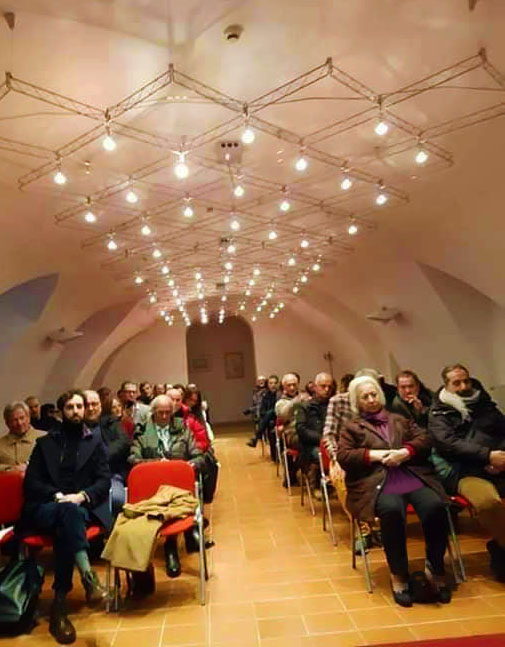 La sala, con i partecipanti all’incontro